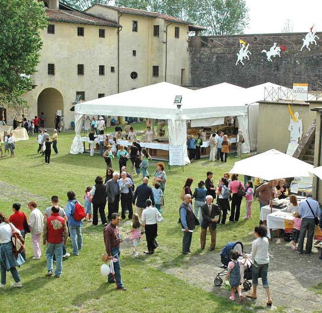 Il medioevo rivive con archi e balestre nella Santa Barbara 
