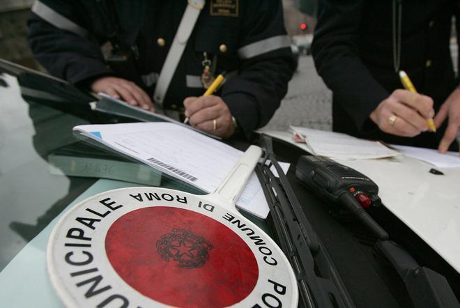 «Due minuti, badante in auto: multa»