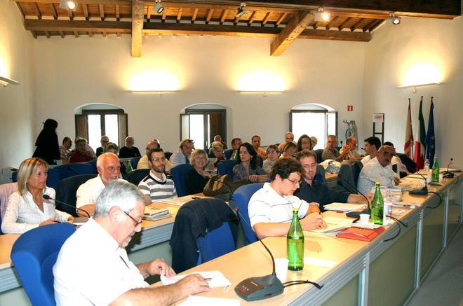 Doccia fredda per i consiglieri comunali: devono restituire parte dei rimborsi 
