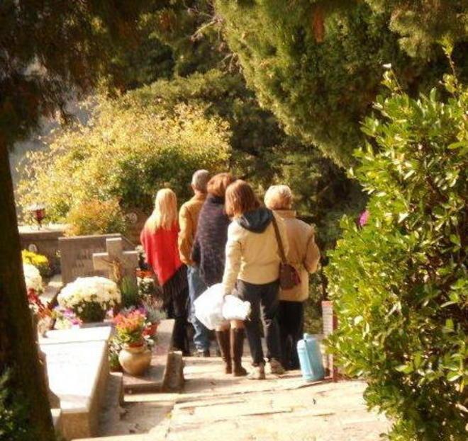 Rubano nel cimitero di Arzelato 