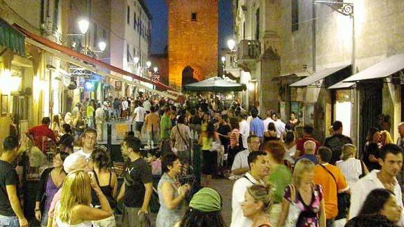 Solstizio d’estate con le leccornie nel centro storico