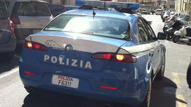 Disidratata e chiusa in casa, anziana tenta di “evadere”