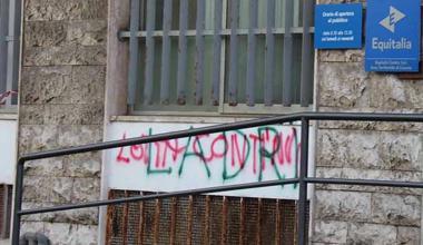 Scritte contro Equitalia, l’imbrattatore è l’ex vigile Cardosi 