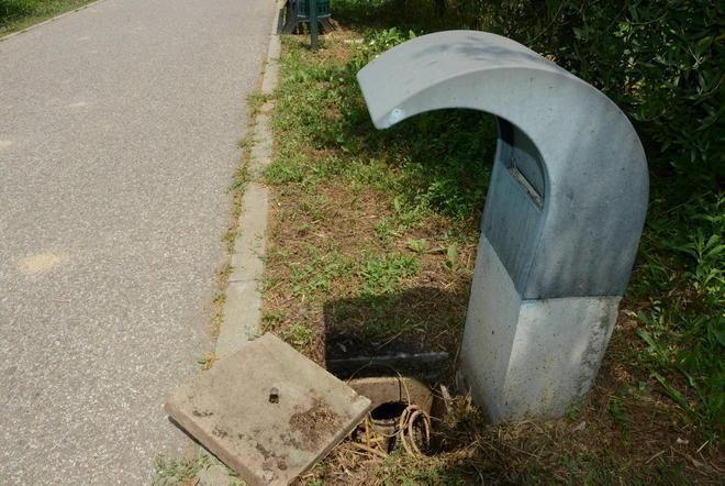 In azione i ladri di rame al buio la pista ciclabile 
