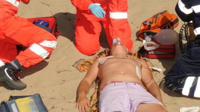 Altre 6 “macchine salvacuore” in spiaggia