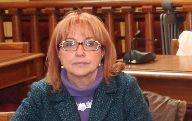 Lo stendardo della scuola al funerale 