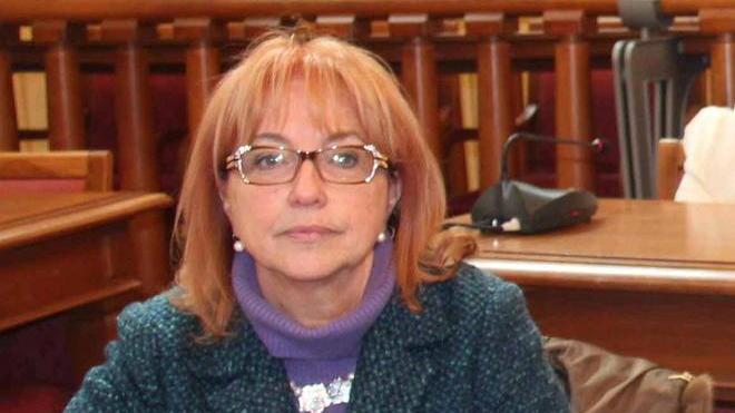 Lo stendardo della scuola al funerale