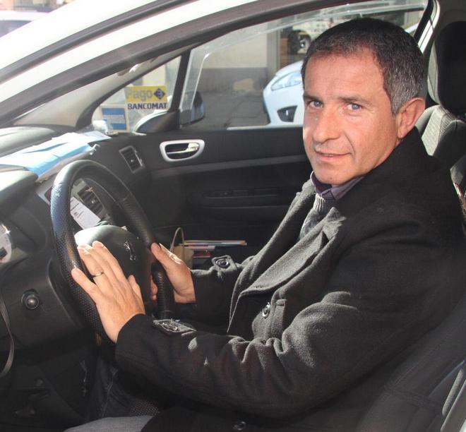 La sua azienda sono una licenza e una Peugeot 307