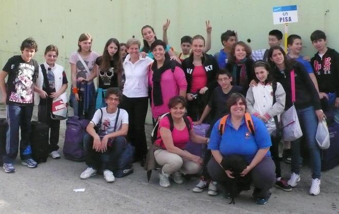 Gli alunni delle medie protagonisti con Stand Up 