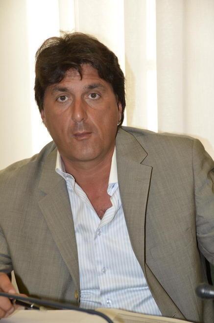 Un pullman per Renzi «Risorsa, non problema» 