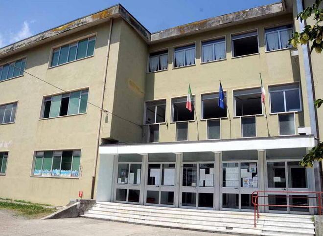 Bocciati, l’avvocato prepara la contromossa 