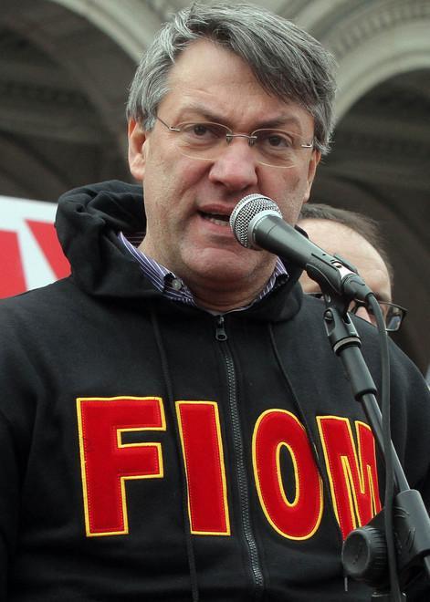 Telese intervista Landini al festival Marea