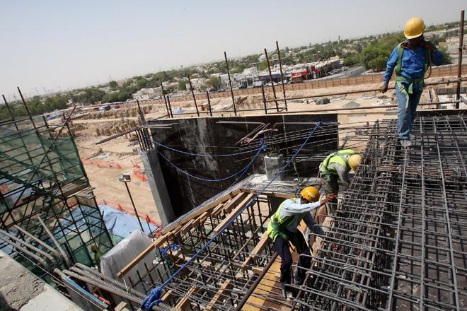Piano casa, la protesta dei verdi: "Si autorizza la più grande colata di cemento della storia"