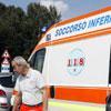 Rimane travolto dall’auto guidata dalla fidanzata 