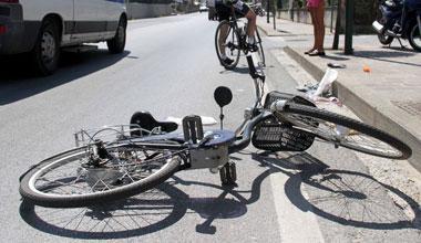 In bici contro un furgone, muore un 61enne 