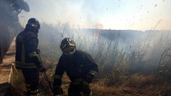 Un incendio tra Empoli e San Romano manda in tilt il traffico ferroviario