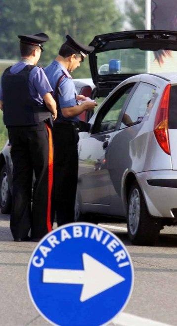 Pensionata aggredita e rapinata in casa da due giovani 