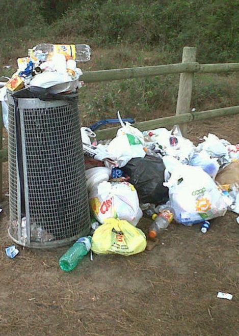 Tre settimane di pic nic in compagnia dei rifiuti