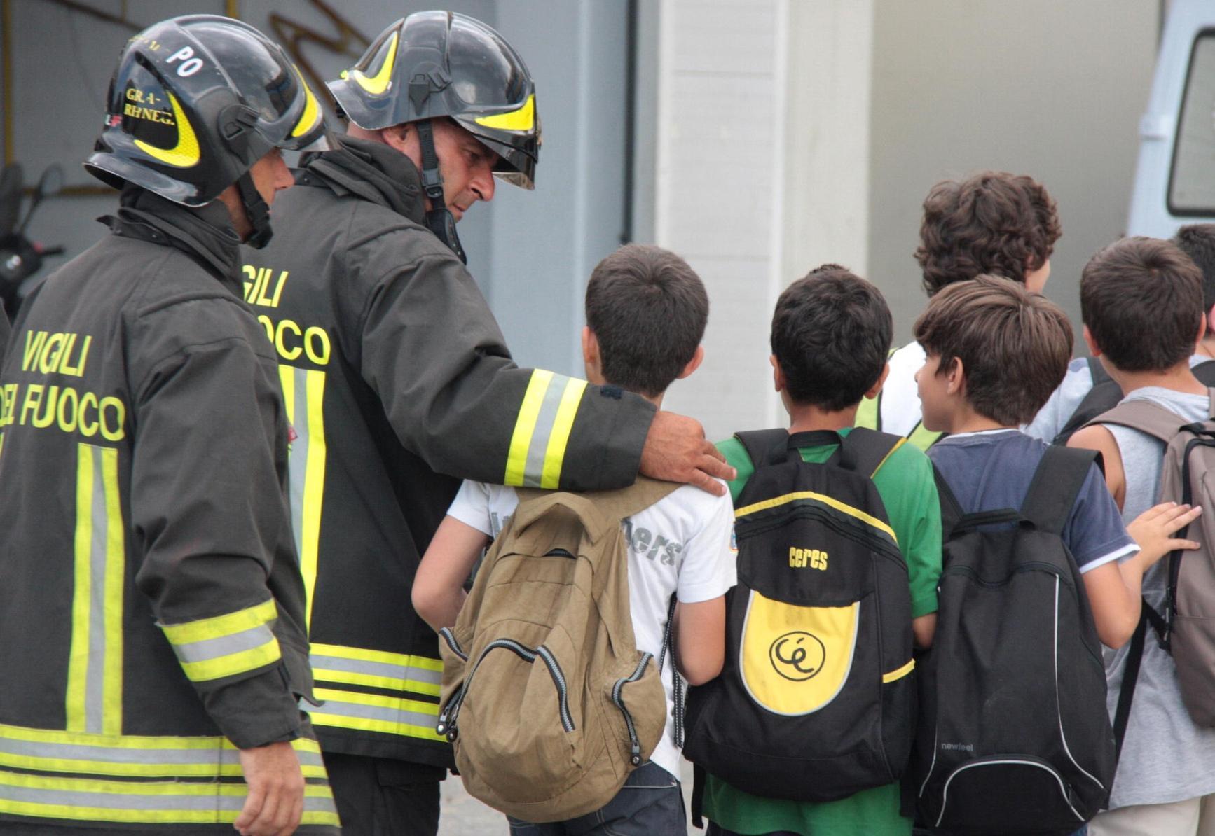 Calvana, i genitori si schierano con il parroco La diocesi attacca i ritardi nei soccorsi 