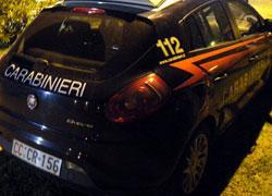 Prima fa festa in strada poi ruba una moto 