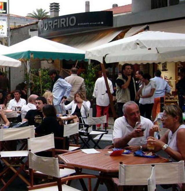 «Spostiamo la movida nella zona fiera» 