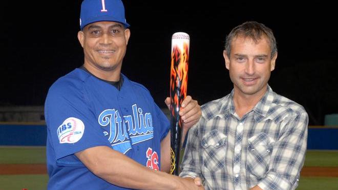 Cancelli aperti dalle 17, cheerleaders e musica
