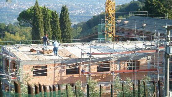 Bisogna pagare fino a 65 euro per poter consultare le pratiche