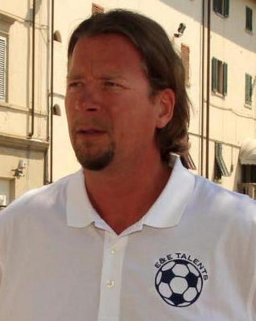 Ekstrom torna in città per proporre i suoi eredi 