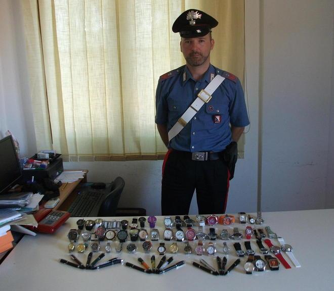 Denunciato per la merce contraffatta