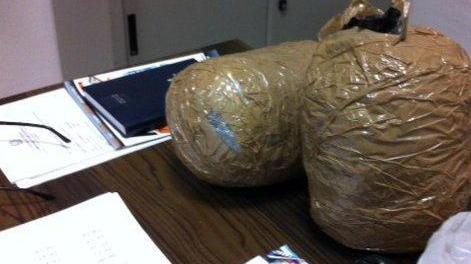 Sbarca con due chili di droga Arrestato un ventiquattrenne