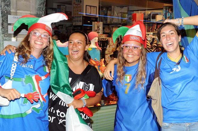 Vince l’Italia, la città scende in piazza 