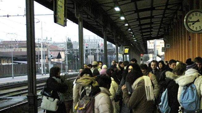 Giovane rifugiato trova un portafoglio e lo restituisce subito