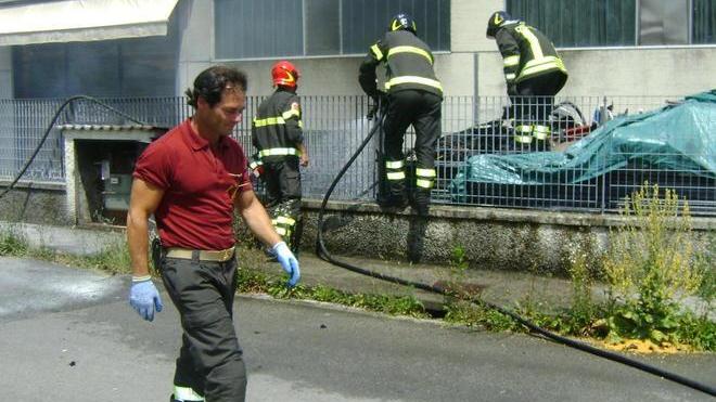 Fiamme sul piazzale, tanta paura