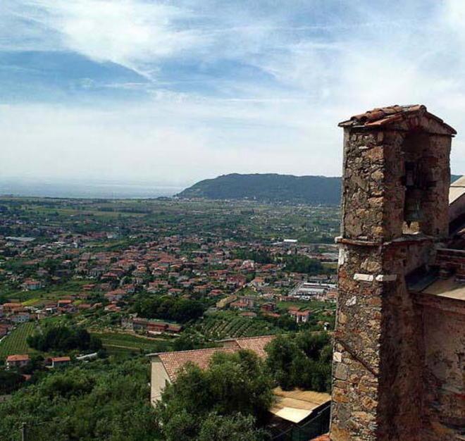 Castelnuovo, case senza aumento 