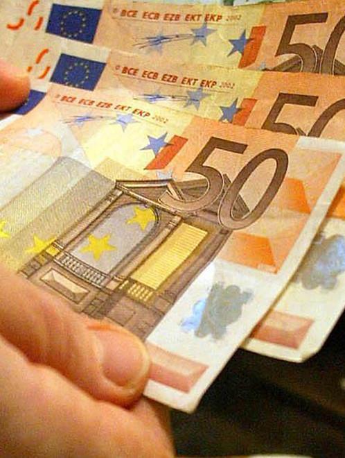 Cinquanta euro falsi, tre truffati 