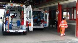 Rissa a Marina di Massa, grave un accoltellato