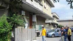 Marina di Carrara, madre e figlio giù dalla finestra: lei muore, lui gravissimo