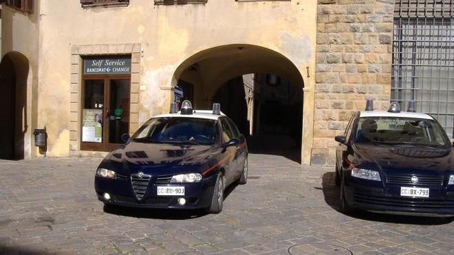 Ruba un’automobile poi si schianta contro il guard-rail: arrestato