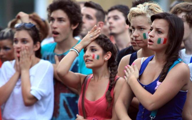 Le “furie rosse” fermano l’Italia e la festa dei tifosi 
