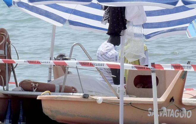 Muore lungo la spiaggia a Tirrenia 