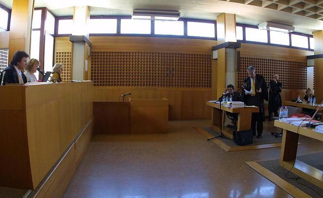 Psichiatra sotto processo per stalking e molestie 