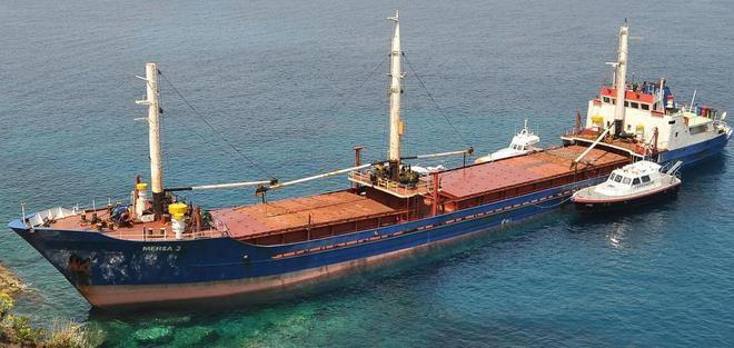 Prigionieri della nave fantasma: «Siamo senza soldi e passaporto»&nbsp; 