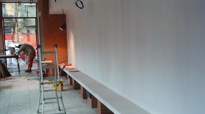 Lavori nelle scuole, in via Micca si rifanno i bagni