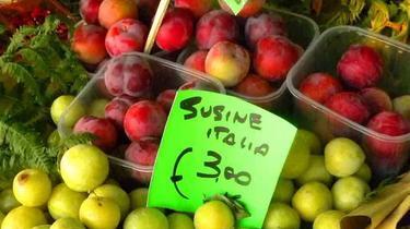 Frutta, aumenti fino al 25% in un mese