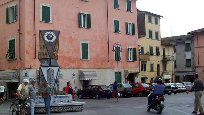 Verso lo stop alle auto in piazza Carducci