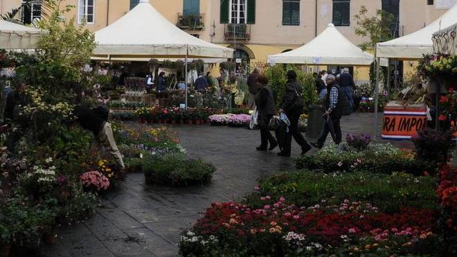 Cento aspiranti camerieri si presentano in quattro giorni