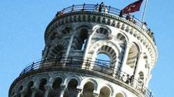 Botta e risposta sulla Torre tra i presidenti «Diritta? Meglio storta, ci porta i soldi»