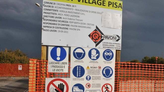 La banca si sfila, l’outlet rischia di saltare