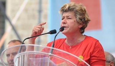 Anche Susanna Camusso firma la petizione per i bidoni tossici 