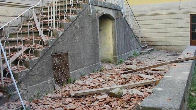 Crolla una parte del tetto del Conservatorio